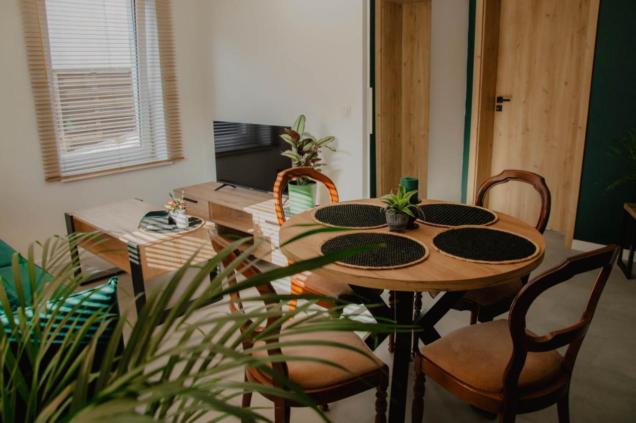 Appartement Cztery Pory Roku à Wiele Extérieur photo
