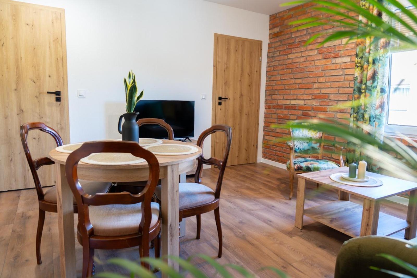 Appartement Cztery Pory Roku à Wiele Extérieur photo