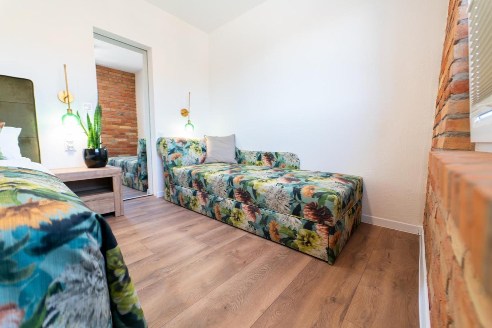 Appartement Cztery Pory Roku à Wiele Extérieur photo