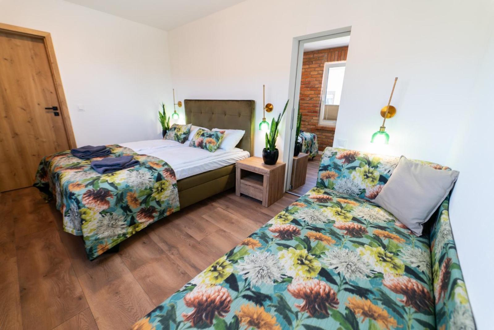 Appartement Cztery Pory Roku à Wiele Extérieur photo
